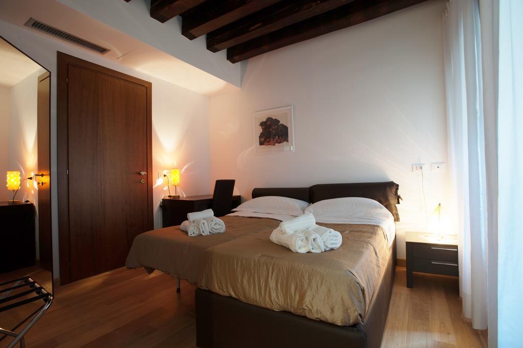 The Lion'S House Apt2 Venecia Habitación foto